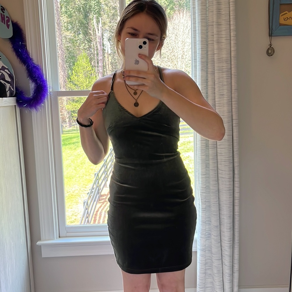 Shimmy velvet dark green bodycon dress